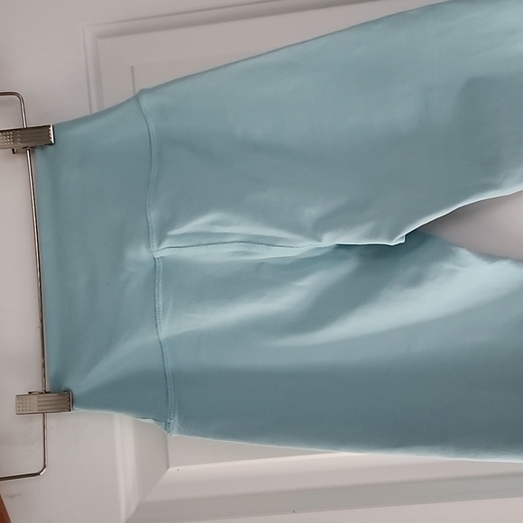 Alo Yoga light blue legging! - Picture 5 of 9